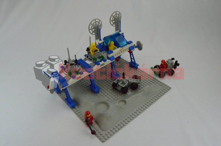 Lego Space Supply Station (6930)