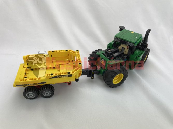 Lego John Deere 9620R 4WD Tractor (42136)