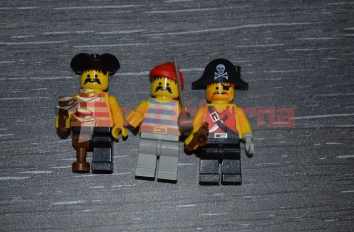 Lego Raft Raiders (6261)