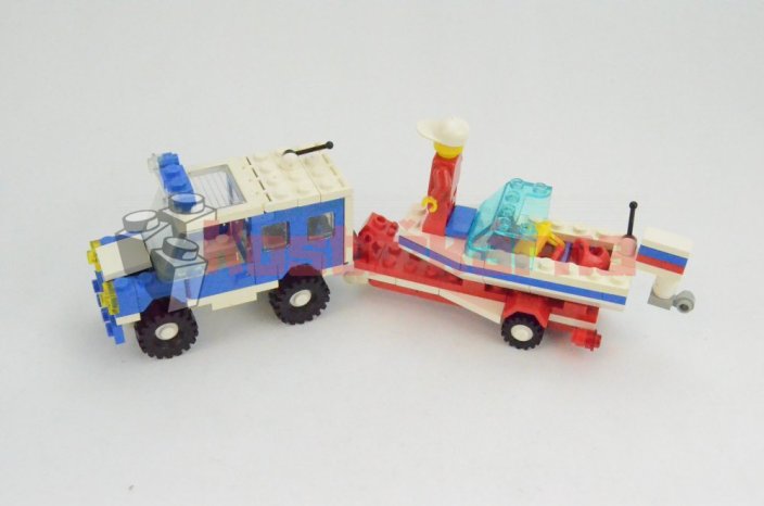 Lego RV with Speedboat (6698)