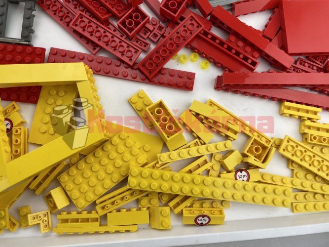 Lego Cargo Station (4555)