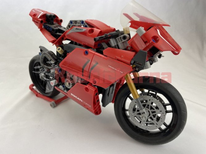 Lego  Ducati Panigale V4 R (42107)