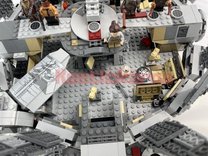 Lego Millennium Falcon (75105)