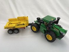 Lego John Deere 9620R 4WD Tractor (42136)