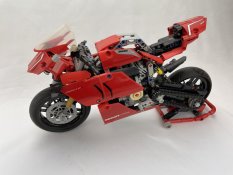 Lego  Ducati Panigale V4 R (42107)