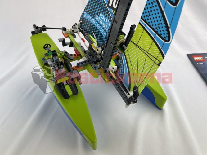 Lego Catamaran (42105)