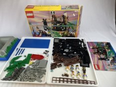 Lego Rock Island Refuge (6273)