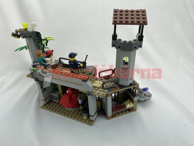 Lego Newbury Abandoned Prison (70435)