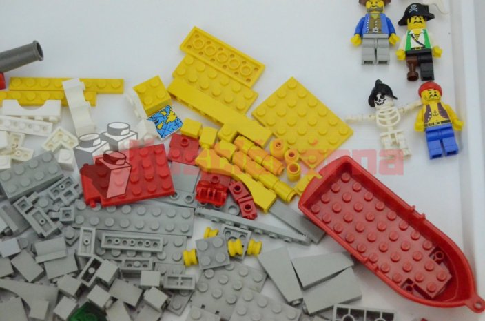 Lego Pirates Perilous Pitfall (6281)