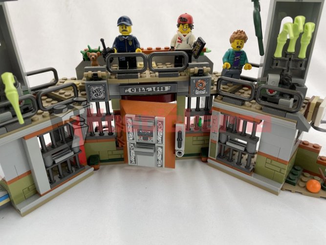 Lego Newbury Abandoned Prison (70435)