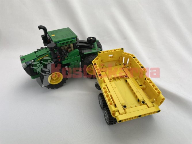 Lego John Deere 9620R 4WD Tractor (42136)