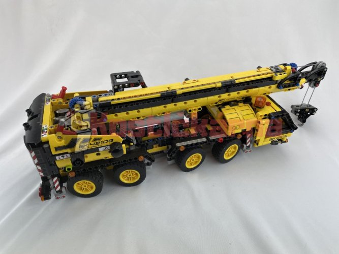 Lego Mobile Crane (42108)