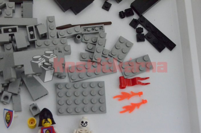 Lego Skeleton Surprise (6036)