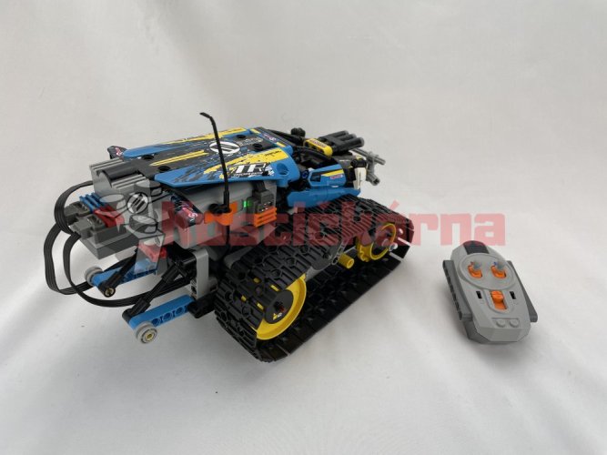 Lego Remote-Controlled Stunt Racer (42095)