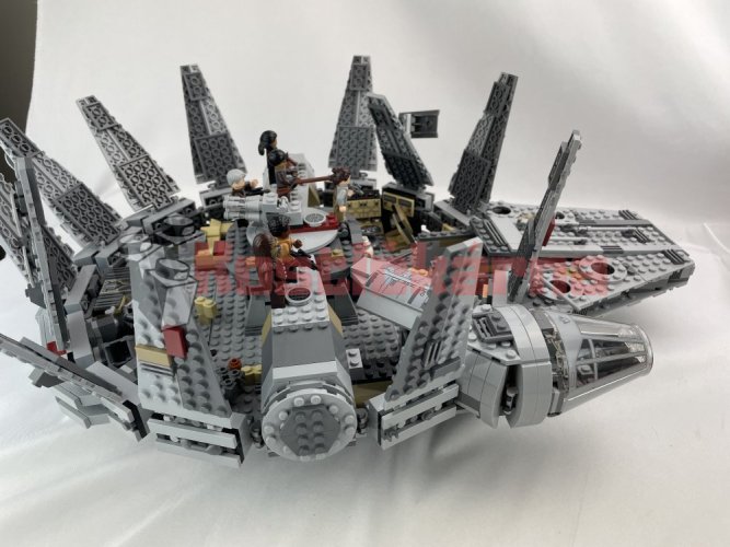 Lego Millennium Falcon (75105)