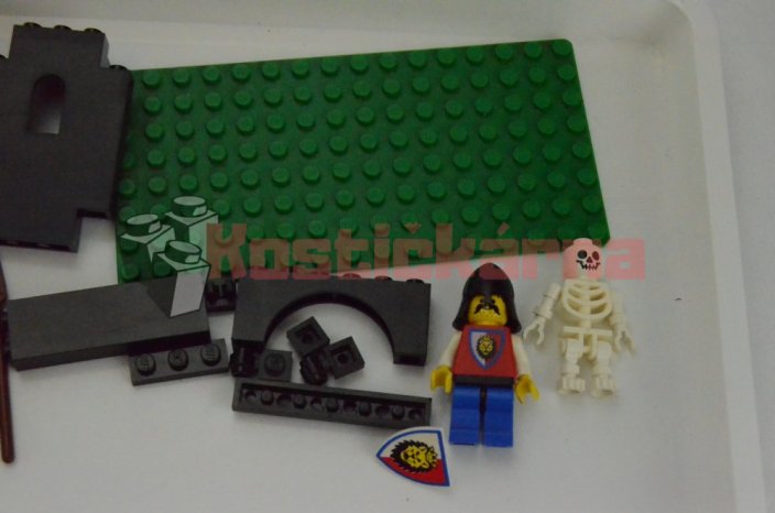 Lego  Skeleton Surprise (6036)