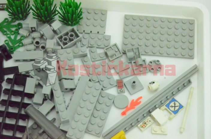 Lego Bandit's Secret Hide-Out (6761)
