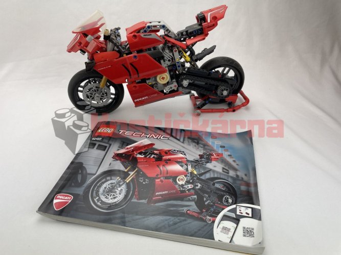 Lego  Ducati Panigale V4 R (42107)