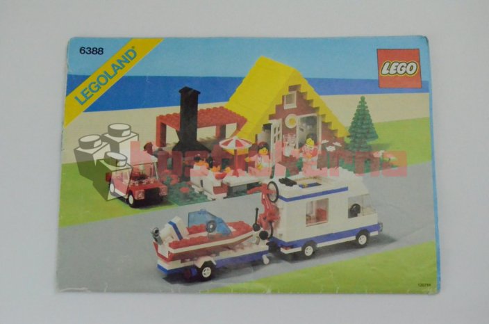 Lego Holiday Home with Caravan (6388)